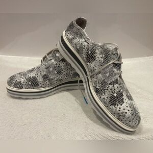 NEW 🩶Pertini Snakeskin Print Platform Oxford Perforated Lace-Up Casual Shoe Gray